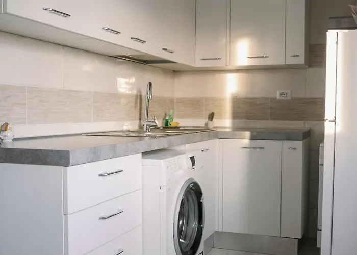Romantic Apartment Metro A Ponte Lungo